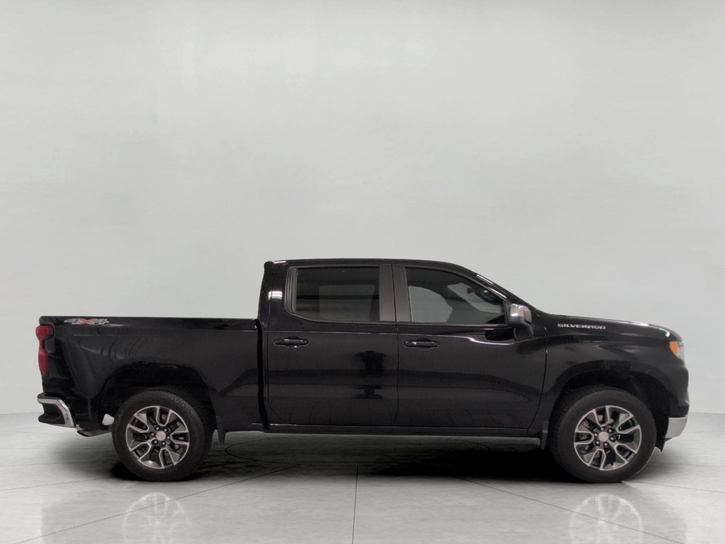 Used 2024 Chevrolet Silverado 1500 LT AWD/4WD image 11