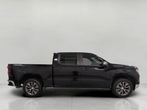 Used 2024 Chevrolet Silverado 1500 LT AWD/4WD image 11