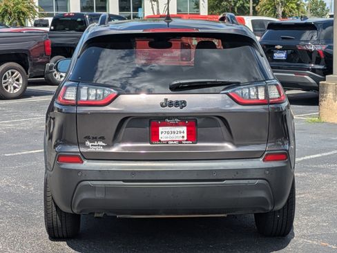 Used 2023 Jeep Cherokee Altitude Lux image 5