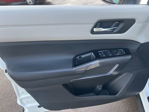 Certified 2023 Nissan Pathfinder SL w/ SL Premium Package image 7