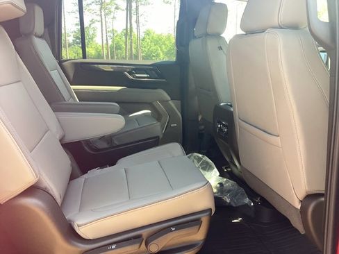 New 2026 GMC Yukon XL Elevation w/ LPO, Floor Liner Package image 43