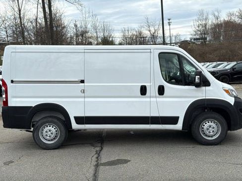 Used 2025 RAM ProMaster 2500 w/ Premium Convenience Group FWD image 5
