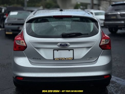 Used 2014 Ford Focus SE FWD image 6