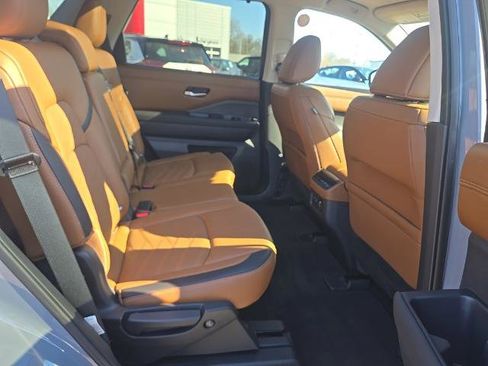 Certified 2024 Nissan Pathfinder Platinum w/ Cargo Package image 29