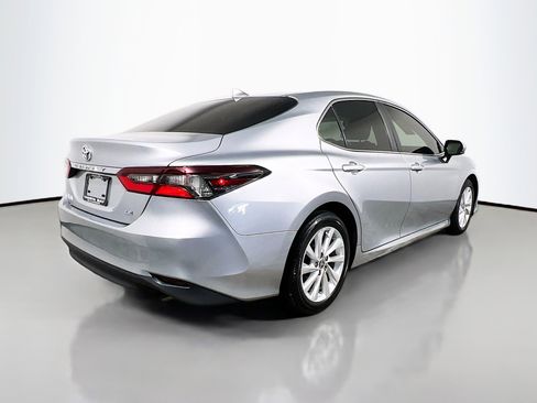 Used 2024 Toyota Camry LE w/ Convenience Package image 4