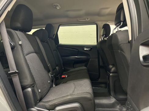 Used 2020 Dodge Journey SE w/ Blacktop Package FWD image 11