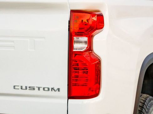 Used 2024 Chevrolet Silverado 2500 Custom w/ Custom Value Package image 9