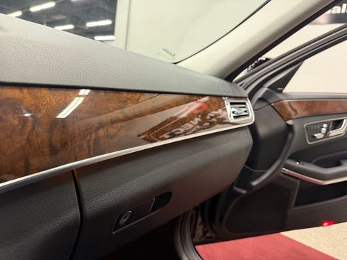 Used 2014 Mercedes-Benz E 350 4MATIC Sedan image 42