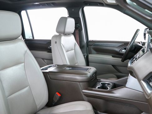 Used 2022 GMC Yukon XL SLT w/ SLT Premium Package RWD image 31