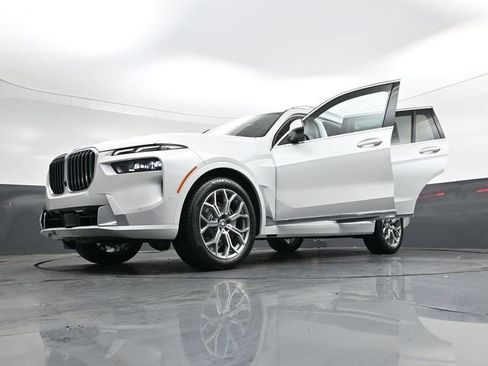 New 2026 BMW X7 xDrive40i image 41