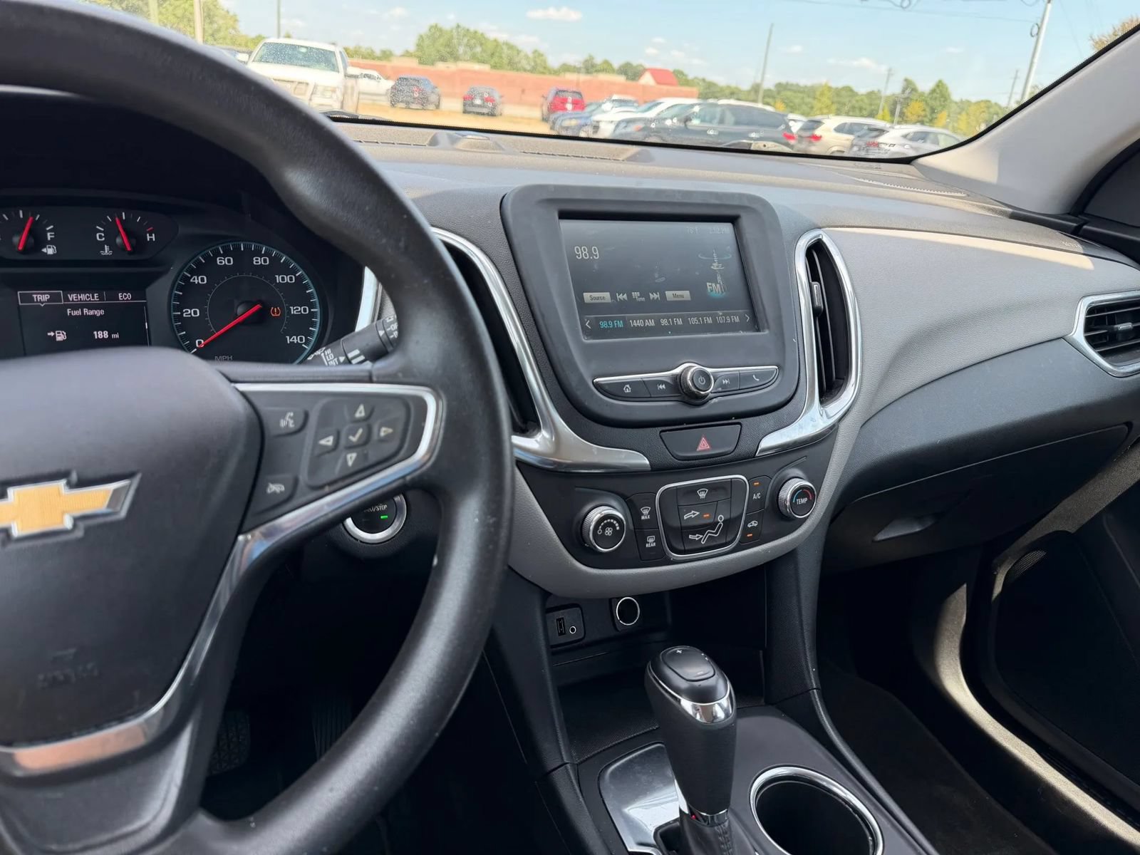 Used 2018 Chevrolet Equinox LS FWD image 24