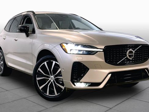 Used 2025 Volvo XC60 B5 Plus w/ Protection Package Premier AWD/4WD image 2