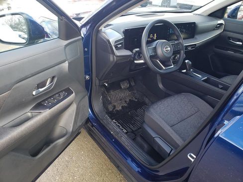 Certified 2025 Nissan Kicks SV image 14