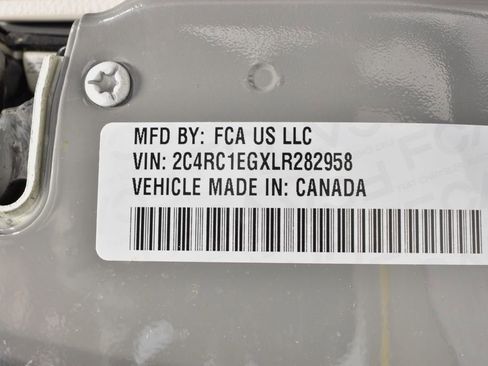 Used 2020 Chrysler Pacifica Touring-L Plus image 40