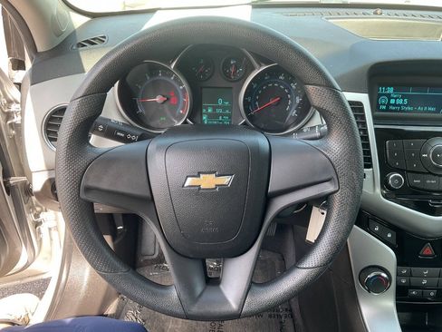 Used 2012 Chevrolet Cruze LS FWD image 17