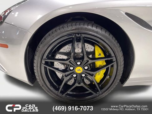 Used 2016 Ferrari California T RWD image 41