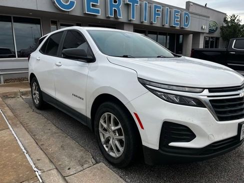 Used 2023 Chevrolet Equinox LS w/ Driver Confidence II Package FWD image 1