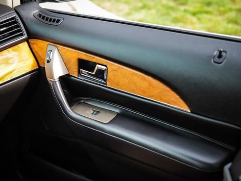 Used 2013 Lincoln MKX AWD image 35