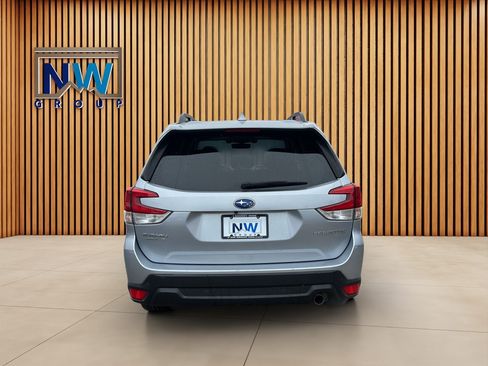 Used 2020 Subaru Forester Limited w/ Popular Package #3 AWD/4WD image 28