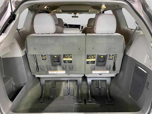 Used 2015 Toyota Sienna XLE w/ XLE Navigation Package AWD/4WD image 13