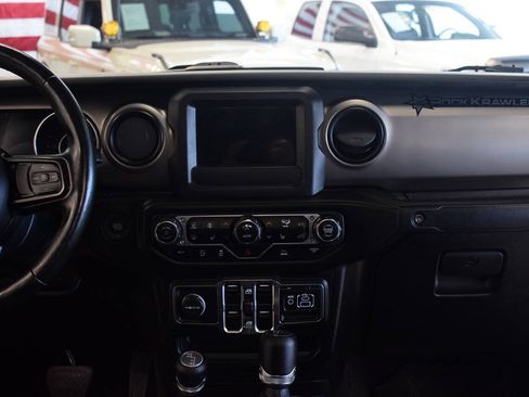 Used 2021 Jeep Gladiator Sport AWD/4WD image 29