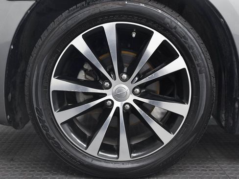 Used 2012 Chrysler 200 S image 8