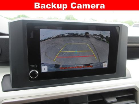 Used 2024 Toyota Tacoma TRD Off-Road AWD/4WD image 17