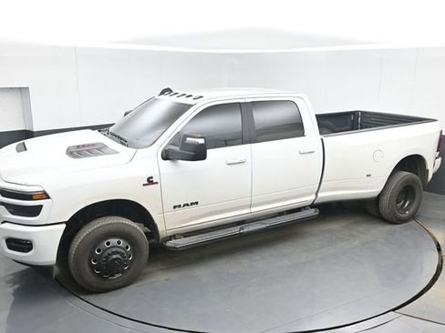 Used 2026 RAM 3500 Laramie w/ Night Edition AWD/4WD image 22