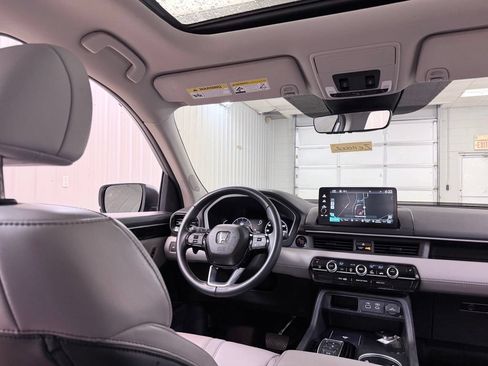 Used 2023 Honda Pilot Touring image 35