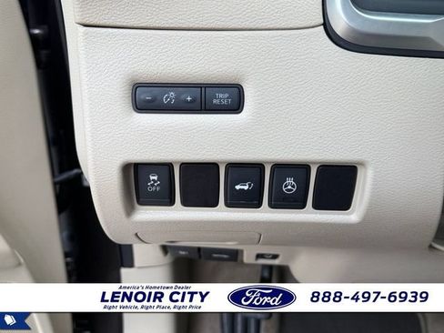 Used 2015 Nissan Murano Platinum w/ Platinum Technology Package AWD/4WD image 19