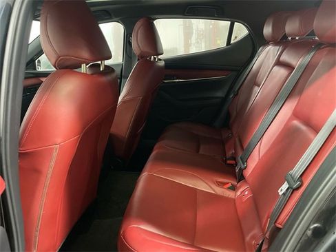 Used 2021 MAZDA MAZDA3 Hatchback w/Premium Plus Pkg image 23