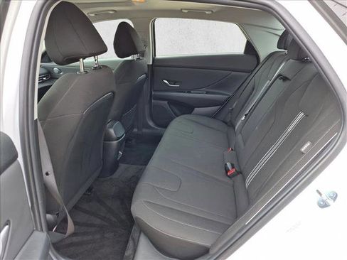 Used 2025 Hyundai Elantra SEL FWD image 21