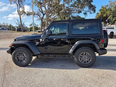 Used 2026 Jeep Wrangler Sport S image 4