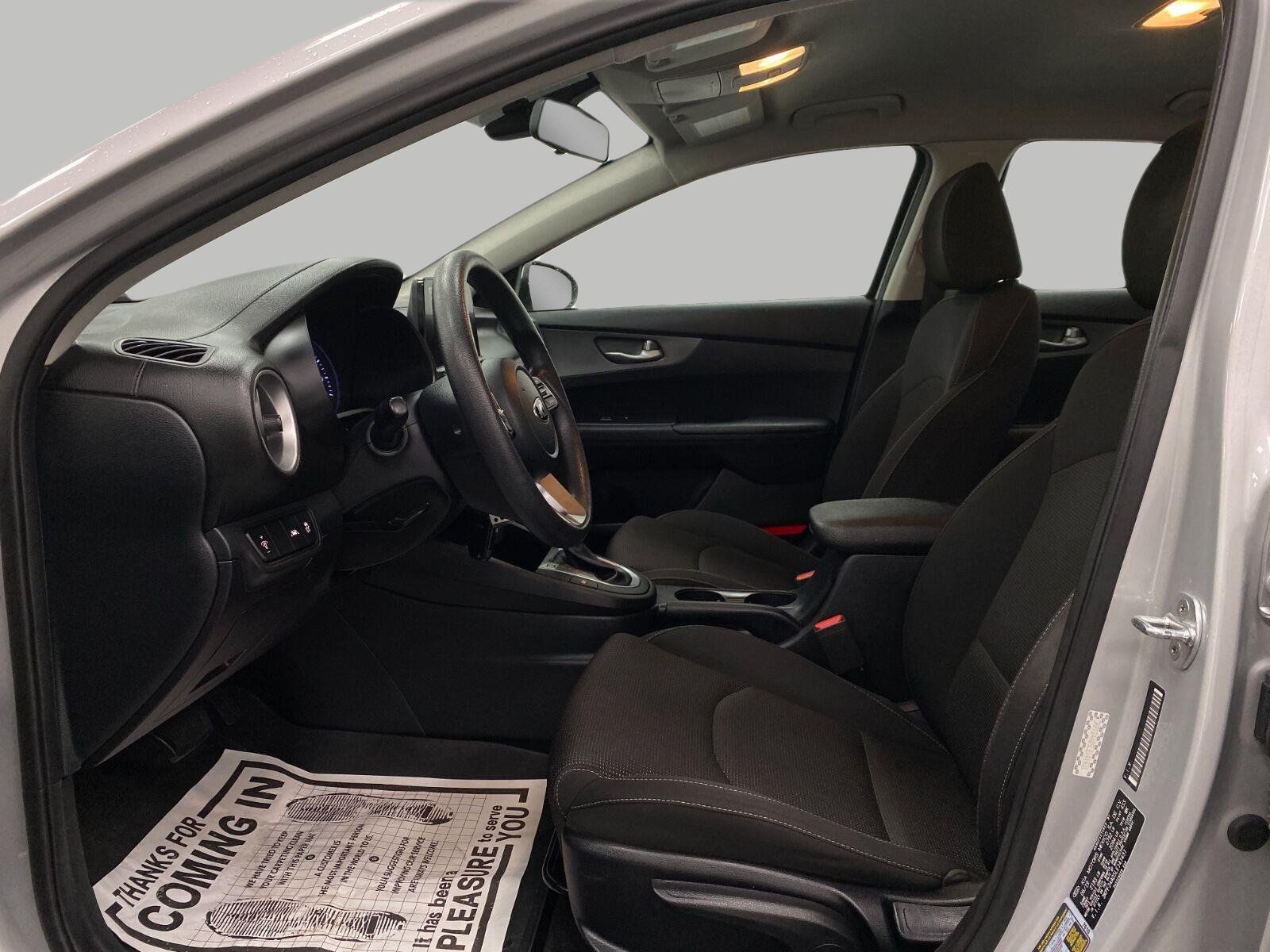Used 2020 Kia Forte LXS FWD image 27