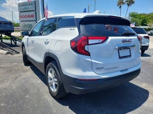 Used 2024 GMC Terrain SLE FWD image 5
