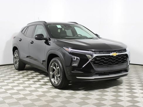 Used 2024 Chevrolet Trax LT image 25