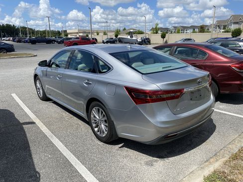 Used 2018 Toyota Avalon Limited FWD image 9