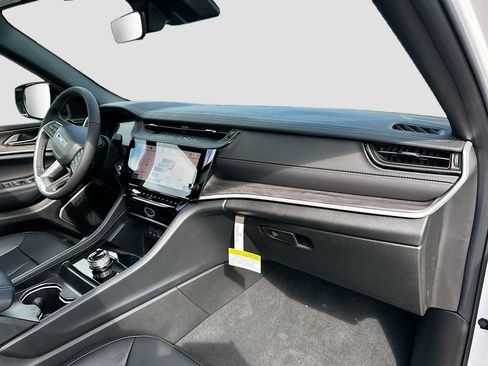 New 2026 Jeep Grand Cherokee Limited w/ Limited Altitude Package image 32