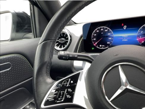 Used 2025 Mercedes-Benz GLB 250 4MATIC image 38