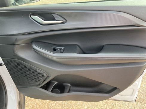 Used 2024 Jeep Grand Cherokee Altitude image 36