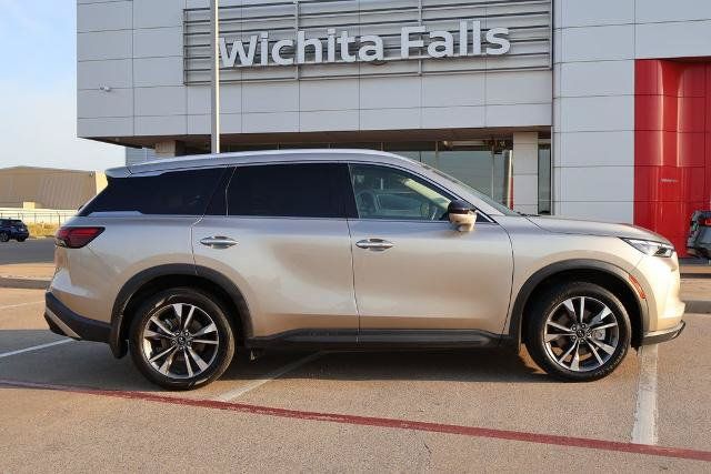 Used 2023 INFINITI QX60 Luxe w/ Performance Audio Package AWD/4WD image 5