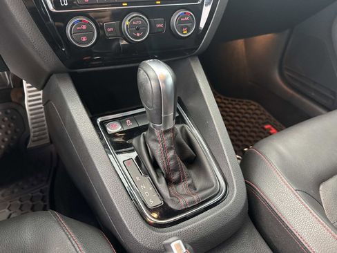 Used 2018 Volkswagen Jetta GLI FWD image 25