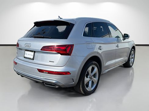 Used 2022 Audi Q5 2.0T Premium Plus w/ Premium Plus Package AWD/4WD image 3