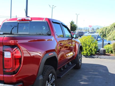 Used 2023 GMC Canyon AT4 w/ Technology Package AWD/4WD image 7