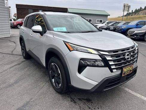 Used 2025 Nissan Rogue SV AWD/4WD image 3