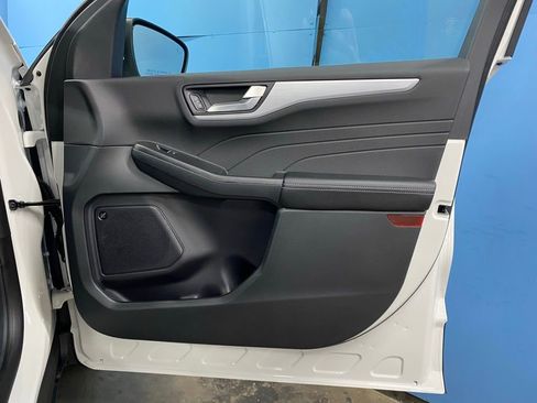 Used 2026 Ford Escape SE w/ PHEV Premium Package image 52