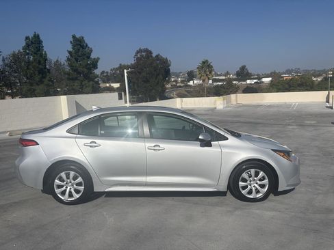 Used 2024 Toyota Corolla LE image 27