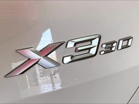 Used 2025 BMW X3 xDrive30i w/ Premium Package image 11