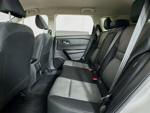 Used 2024 Nissan Rogue SV image 12