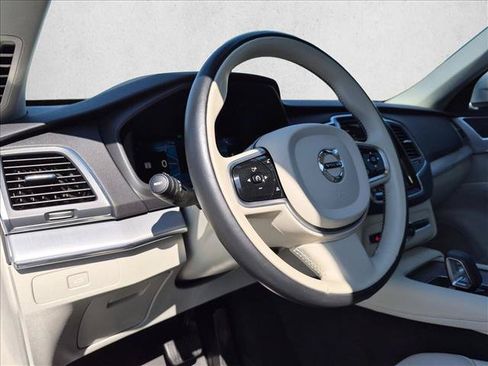 Used 2023 Volvo XC90 B5 Core AWD/4WD image 11